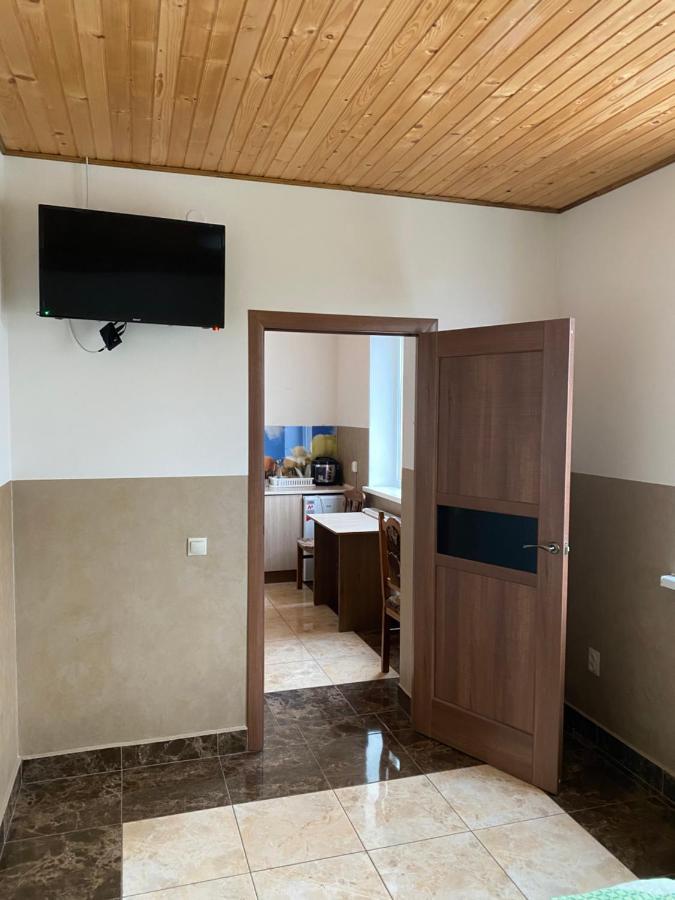 Домашній Затишок Hostel Stryi Ngoại thất bức ảnh
