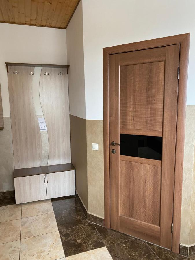 Домашній Затишок Hostel Stryi Ngoại thất bức ảnh